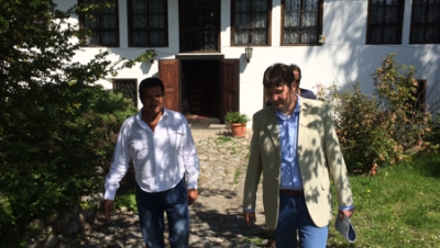 Mayor of Samokov Municipality Mr. Vladimir Georgiev welcomed Mr. Avinoam Katrieli,  the President of  the Binational Chamber of Commerce Bulgaria &ndash; Israel in the museum Sarafskata House