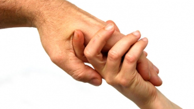 Mr. Avinoam Katrieli, President of Fondation "I love BG" expressed admiration to the Honeymooners from Varna for their charity cause: money for charity instead of flowers for the wedding